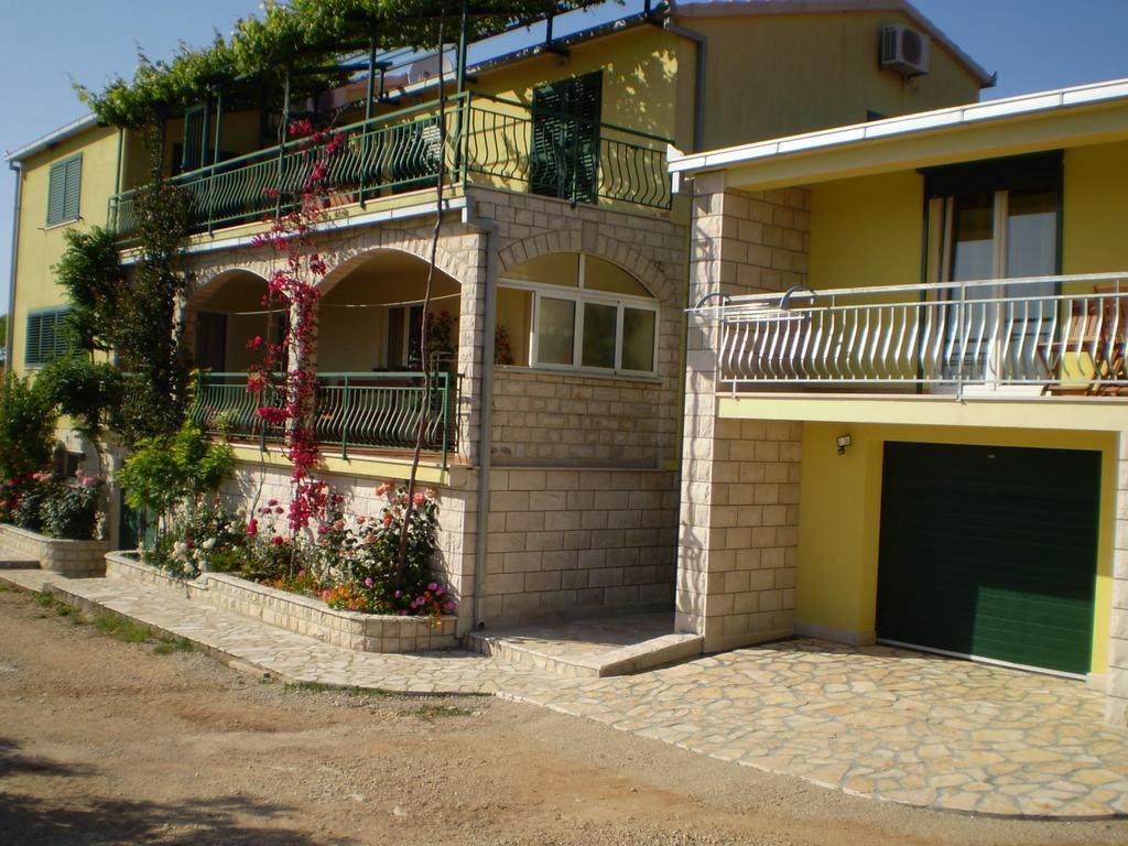 Apartments Duricic Loviste Luaran gambar