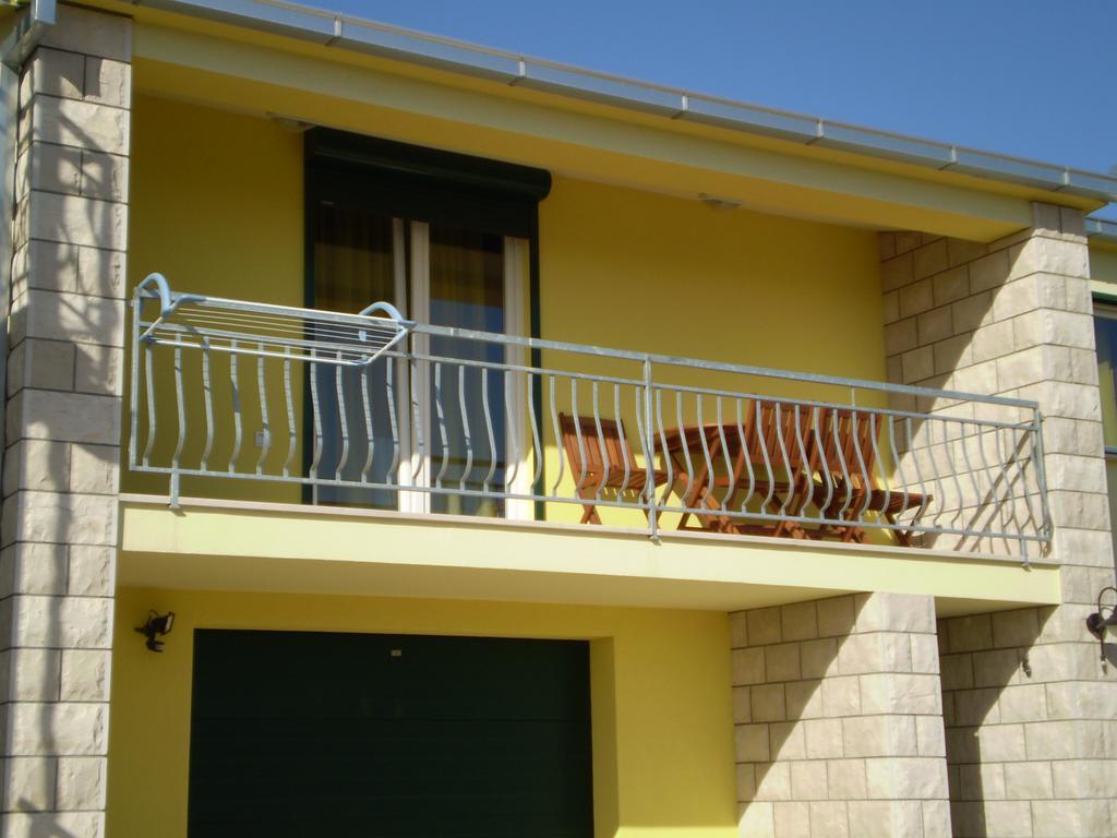 Apartments Duricic Loviste Luaran gambar