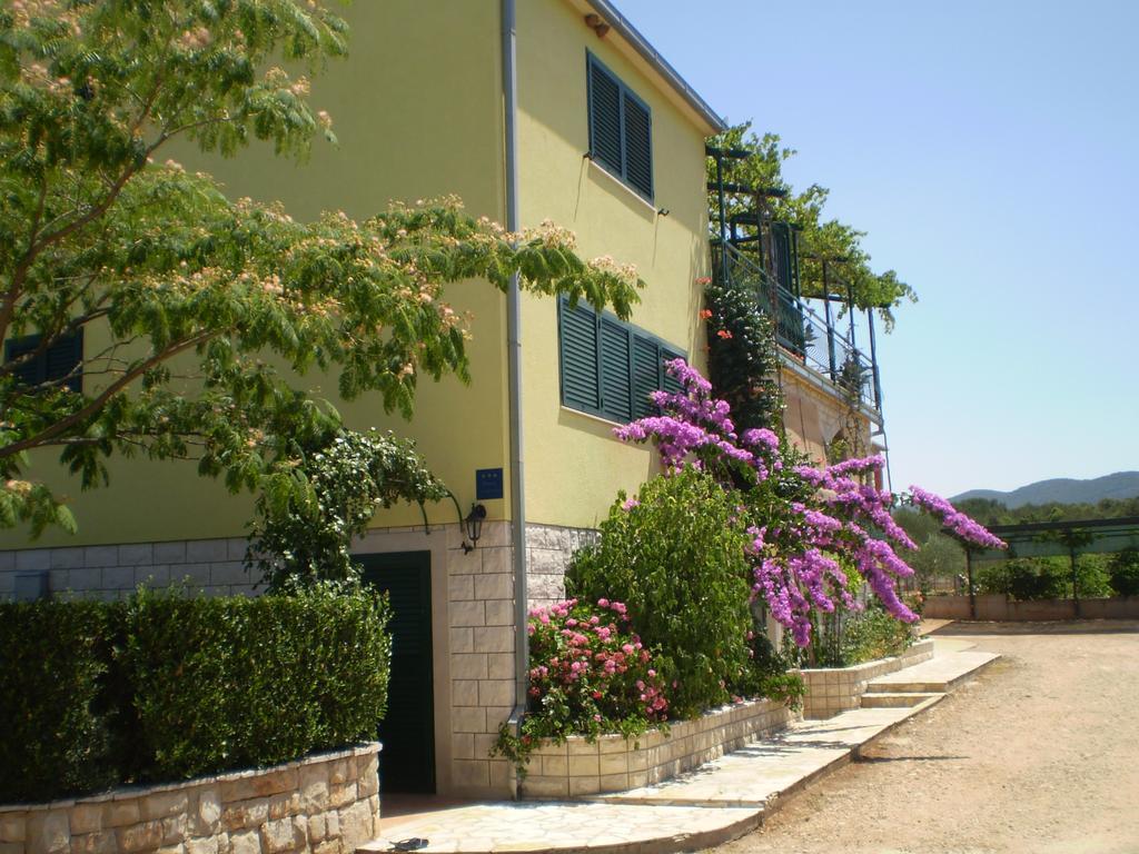 Apartments Duricic Loviste Luaran gambar