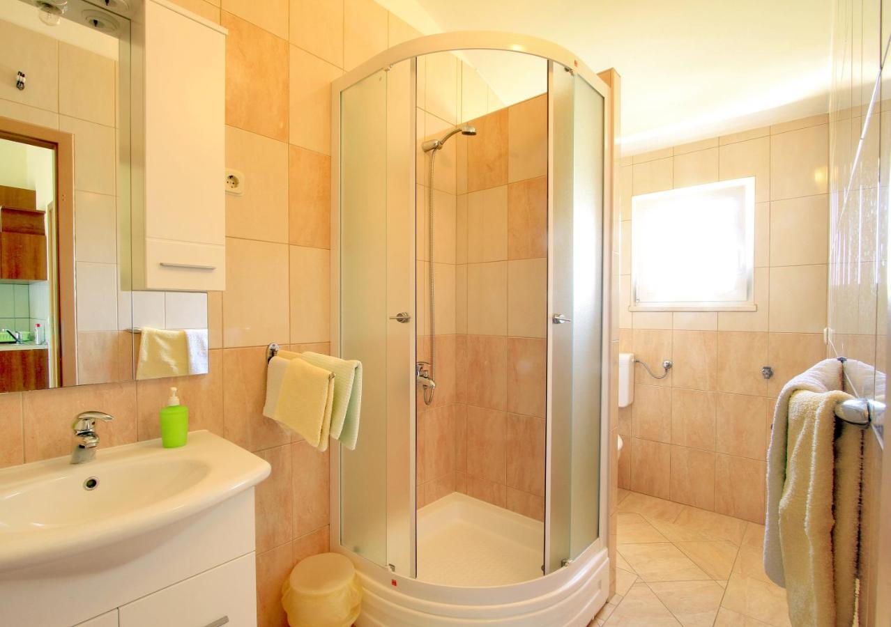 Apartments Duricic Loviste Luaran gambar